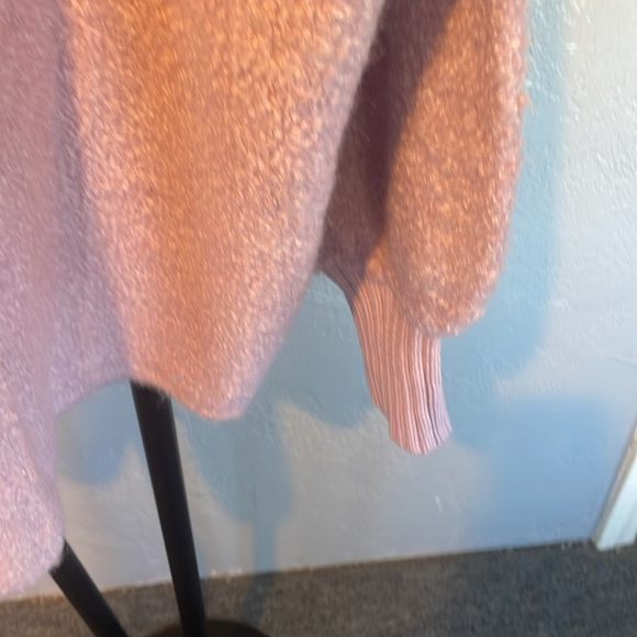 Free people lavender pullover sweater says small, but it is very large - Picture 3 of 5